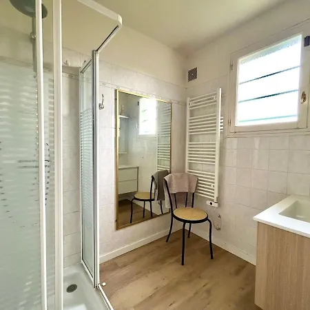 Saint Antoine, Vue à 60m De La * Réville