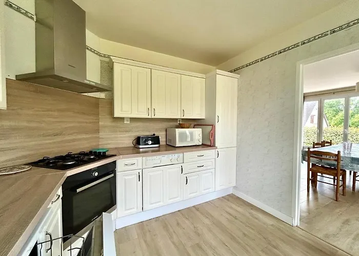 Saint Antoine, Vue à 60m De La Villa