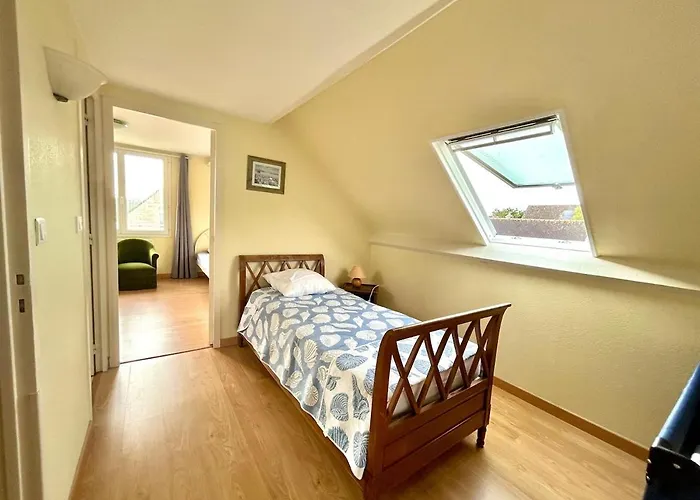 Willa Saint Antoine, Vue A 60m De La Réville