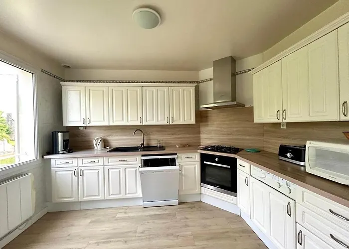 Saint Antoine, Vue A 60m De La *